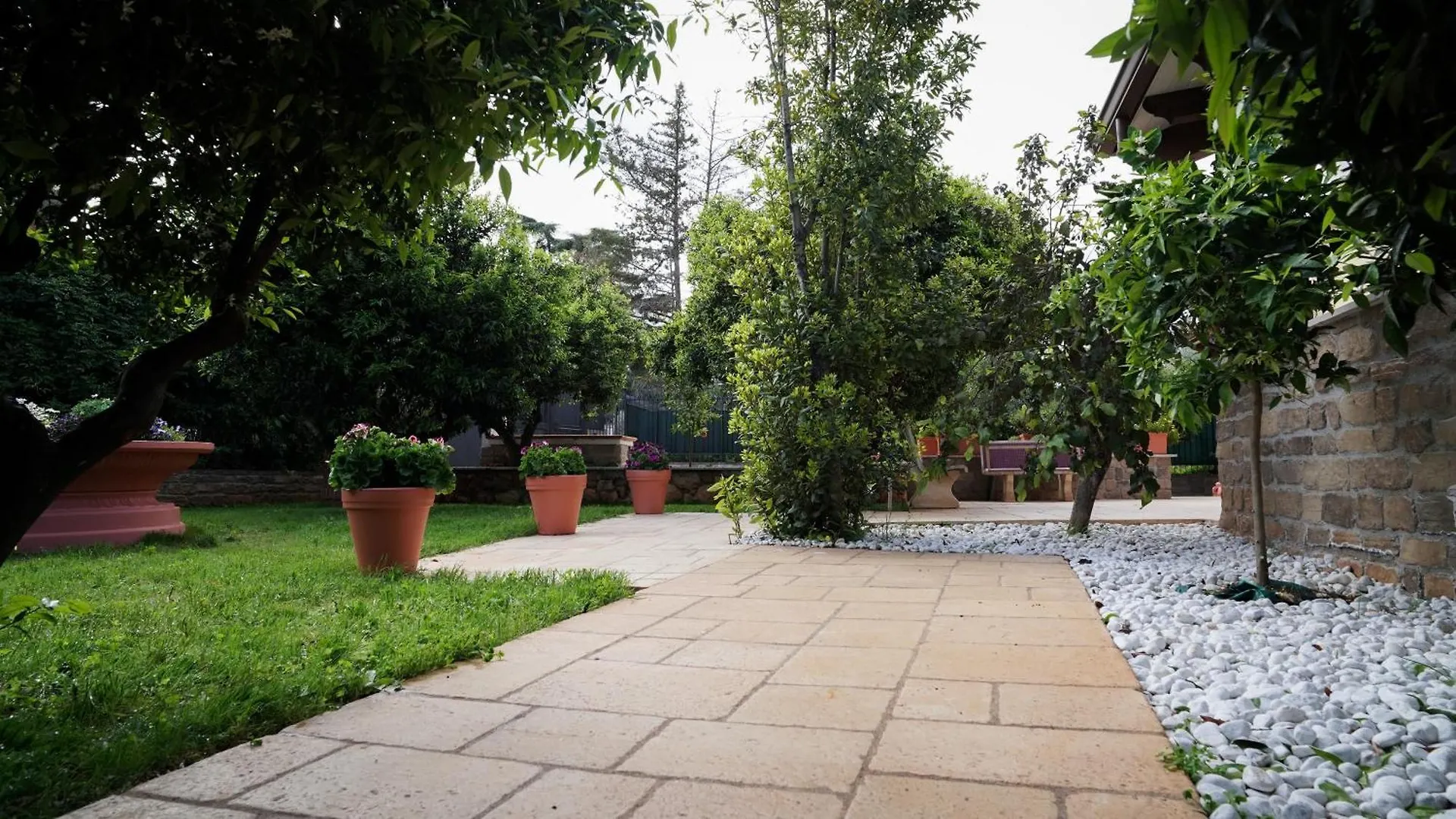 Gira E Firria Villa Palermo 0*,